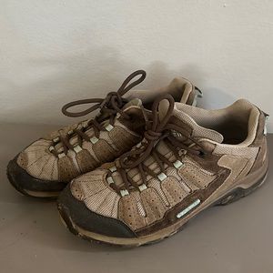 Columbia Hiking Sneaker - Like New